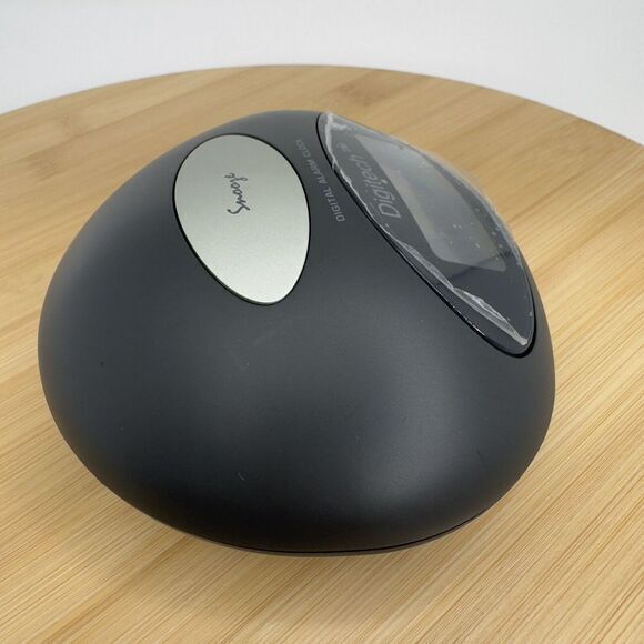 Digitech LCD Alarm Clock Model CC502‎ - Snooze Function, Battery Operated - Picture 5 of 9